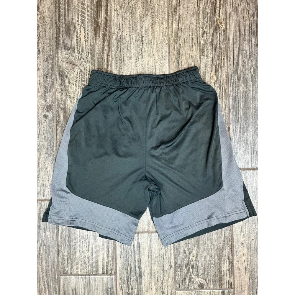 Nike Dri-FIT Men's Medium Gray & Black‎ Athletic training Shorts Activewear